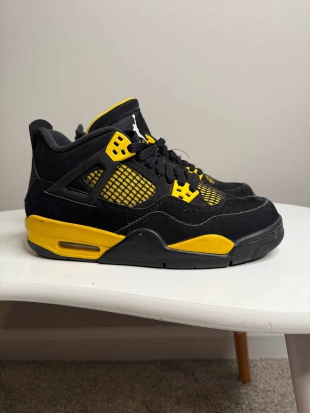 Jordon 4 Retro Grade School Kids Black and Yellow Sneakers